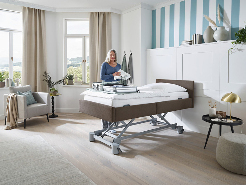 Komfort und Pflegebett Silwa Libra Komfort Liftposition
